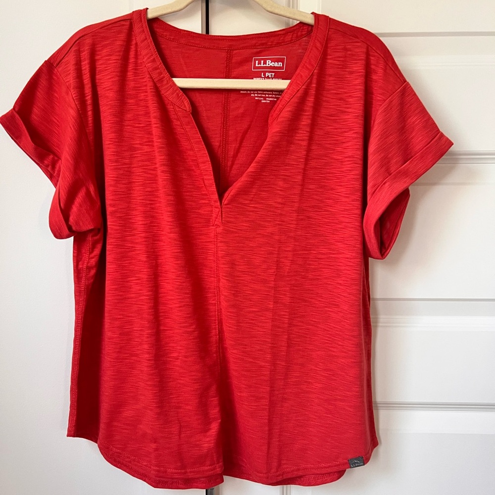 L.L. Bean Red/Orange Short Sleeve Split Neck Performance Tee Size L Petite